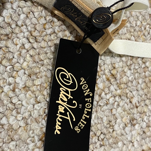 Dita Von Teese Von Follies White Polka Dot Set - Picture 5 of 8